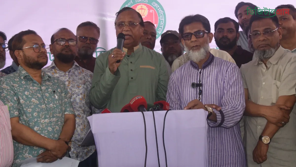পথচারী ও যান চলাচল নির্বিঘ্ন রেখেই হকার পুনর্বাসন করা হচ্ছে: ডিএসসিসি প্রশাসক