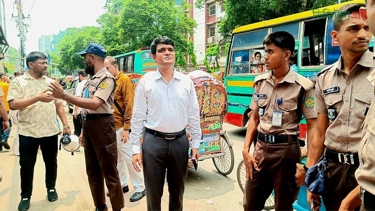 ধানমন্ডি ও হাতিরপুলে ডিএসসিসির মোবাইল কোর্ট: উচ্ছেদ অভিযানসহ মোট ২৪ মামলায় ২৫,২০০ টাকা জরিমানা
