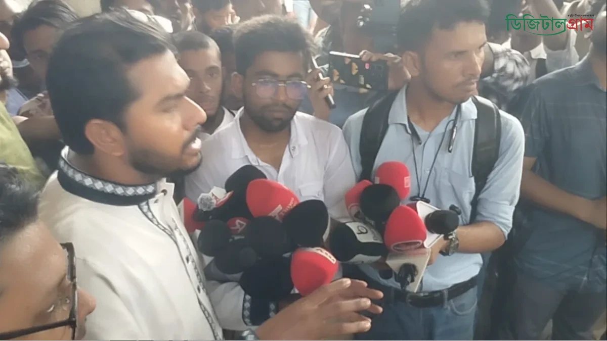 সোহানকে দেখতে ঢামেকে ভিপি নুর, জামায়াতকে ‘ফ্যাসিস্ট’ হওয়ার বিষয়ে সতর্ক করলেন
