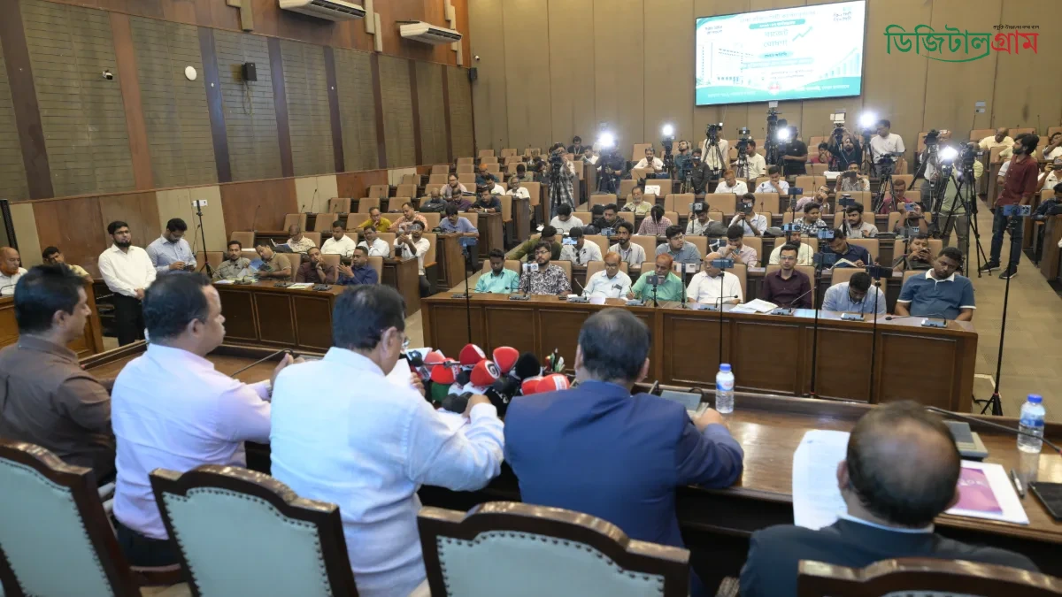 সাইনবোর্ড কর বৃদ্ধির প্রস্তাব সরাসরি নাকচ করলেন ডিএসসিসি প্রশাসক
